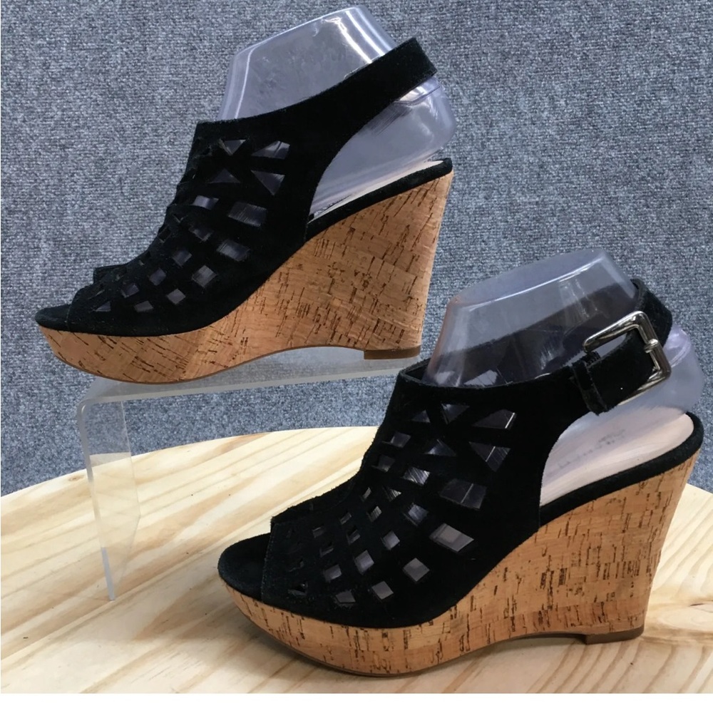 Adorable black suede shoes to go with anything!